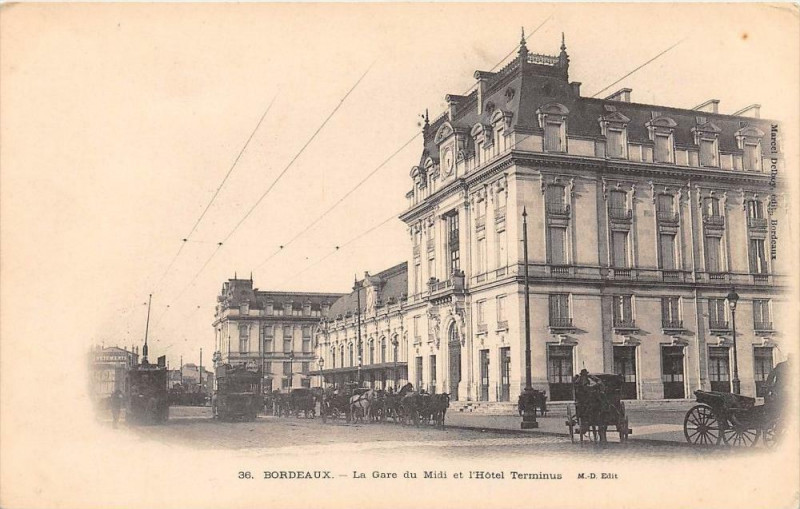 Carte postale ancienne Bordeaux La Gare Du Midi  Et Hotel Terminus (dos non divisé) à Bordeaux