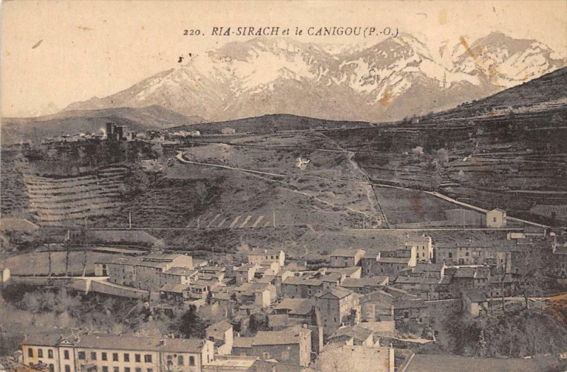 Carte postale ancienne Ria Sirach Et Le Canigou à Ria-Sirach