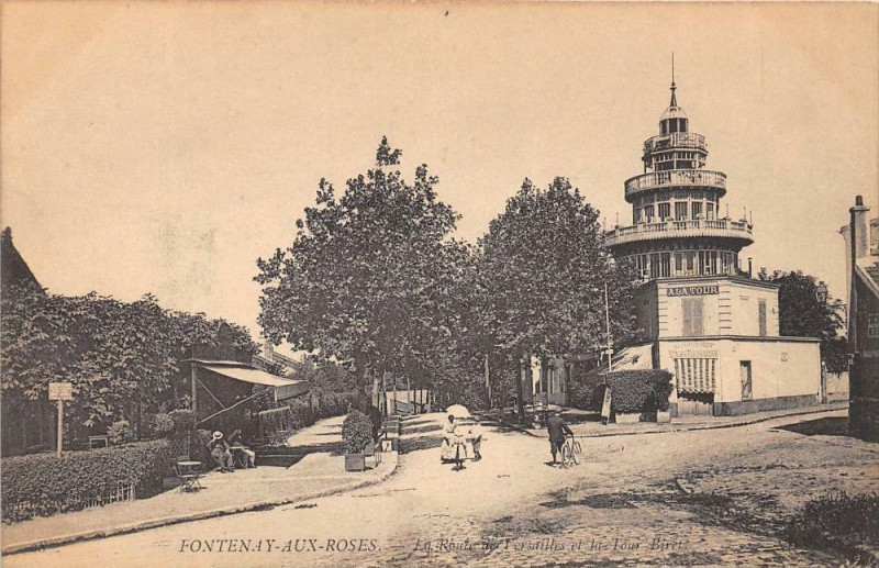 Carte postale ancienne Fontenay Aux Roses La Route De Versailles Et La Tour Biret à Fontenay-aux-Roses