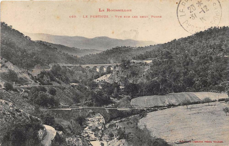 Carte postale ancienne Le Perthus Vue Sur Les Deux Ponts au Perthus