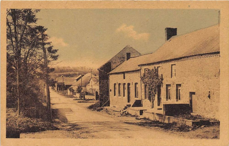Carte postale ancienne Ramousies Route De Sains à Ramousies