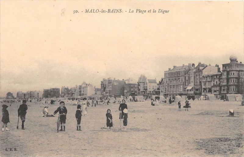 Carte postale ancienne Malo Les Bains La Plage Et La Digue