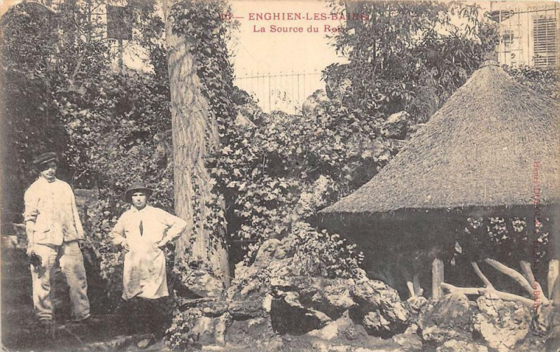 Carte postale ancienne Enghien La Source Du Roi