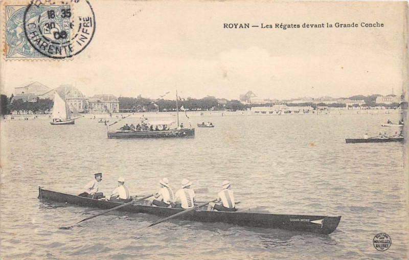 Carte postale ancienne Royan Les Regates Devant La Grande Conche à Royan