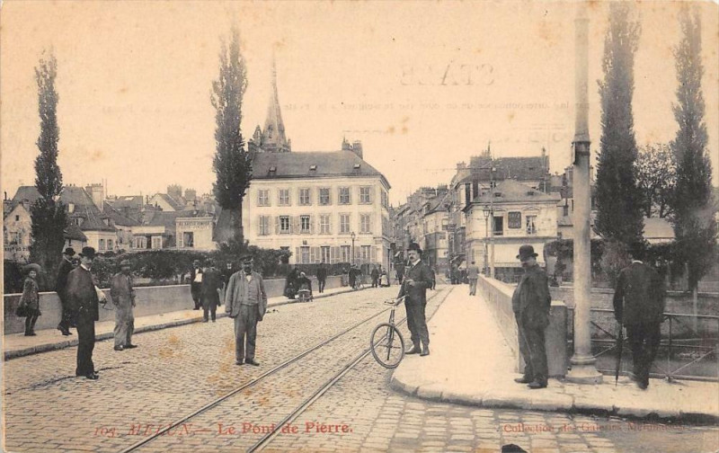 Carte postale ancienne Melun Le Pont De Pierre à Melun