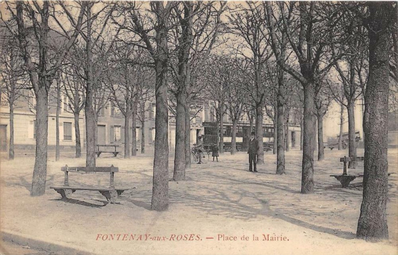Carte postale ancienne Fontenay Aux Roses Place De La Mairie à Fontenay-aux-Roses