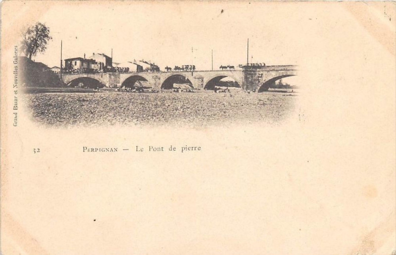 Carte postale ancienne Perpignan Le Pont De Pierre (dos non divisé) à Perpignan