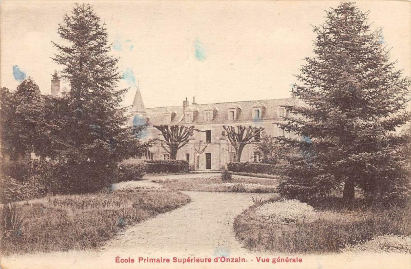 Carte postale ancienne Ecole Primaire Superieure D'Onzain Vue Generale