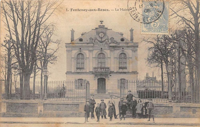 Carte postale ancienne Fontenay Aux Roses La Mairie à Fontenay-aux-Roses