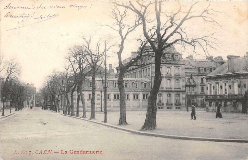 Carte postale ancienne Caen La Gendarmerie à Caen