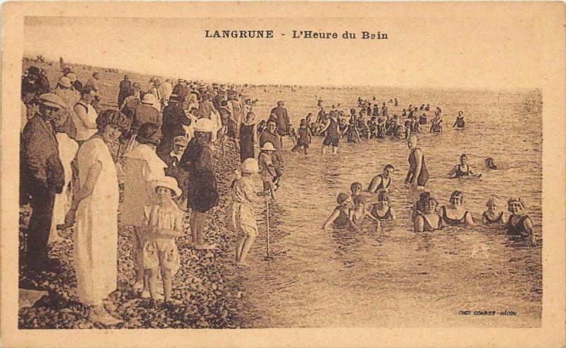Carte postale ancienne Langrune L'Heure Du Bain