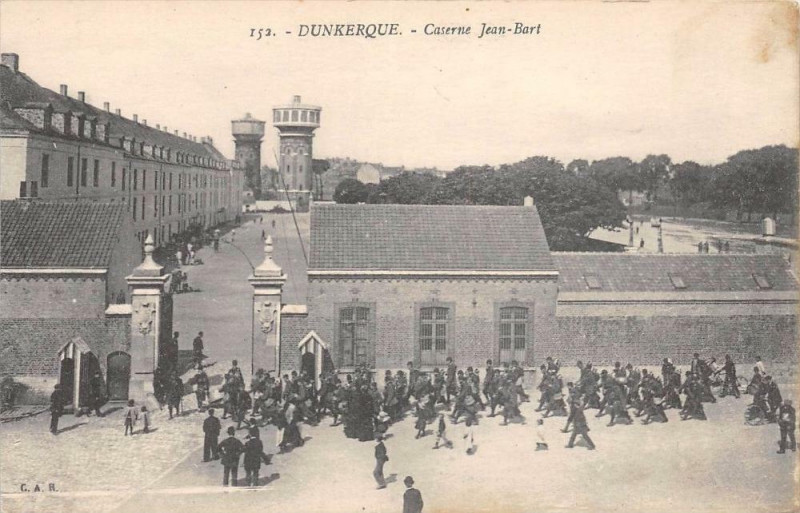 Carte postale ancienne Dunkerque Caserne Jean Bart à Dunkerque