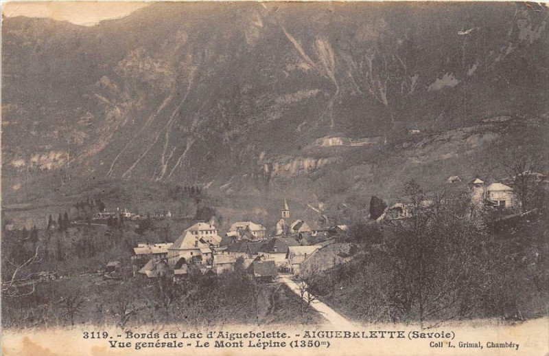 Carte postale ancienne Bords Du Lac D´AIGUEBELETTE Vue Generale Mont Lepine