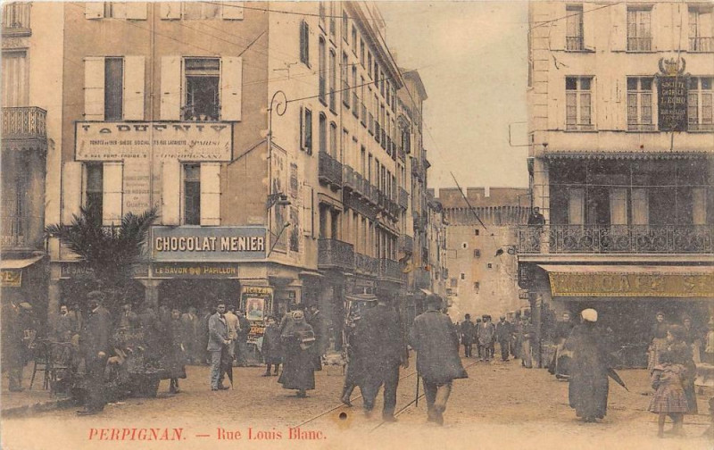 Carte postale ancienne Perpignan La Rue Louis Blanc à Perpignan