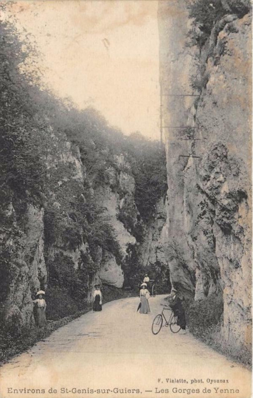 Carte postale ancienne Env.de Saint Genix Sur Guiers Les Gorges De Yenne à Yenne