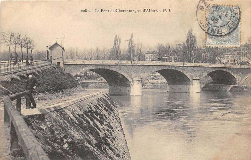 Carte postale ancienne Le Pont De Charenton Vu D'Alfort