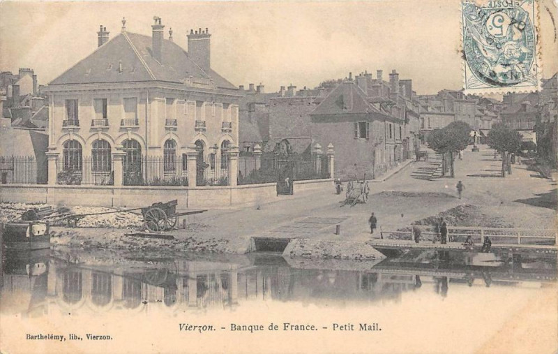 Carte postale ancienne 13 Vierzon Banque De France Petit Mail (dos non divisé) à Vierzon