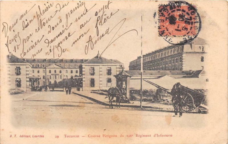 Carte postale ancienne Toulouse Caserne Perignon Du 126e Reg D'Infant (dos non divisé) à Toulouse