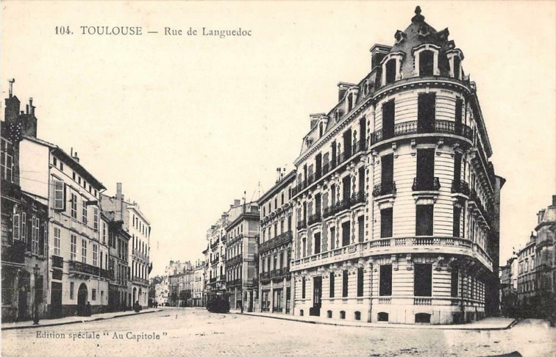 Carte postale ancienne Toulouse Rue Du Languedoc à Toulouse