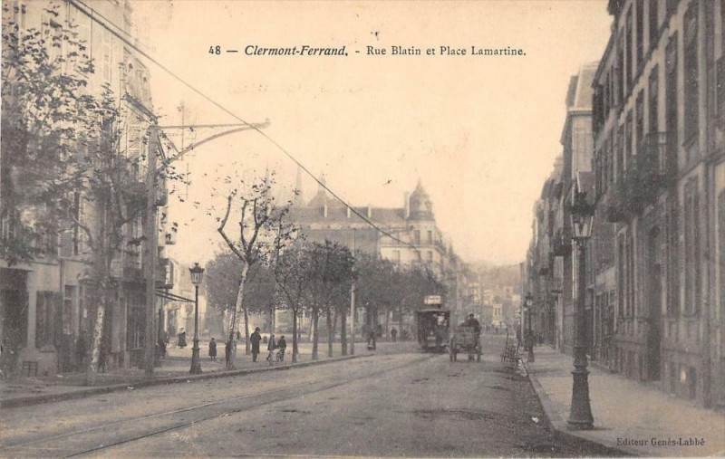 Carte postale ancienne Clermont Ferrand Rue Blatin Et Place Lamartine à Clermont-Ferrand