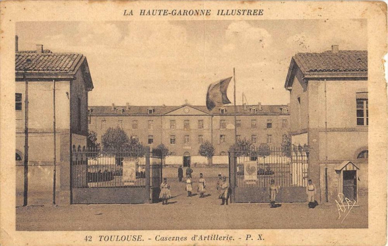 Carte postale ancienne Toulouse Casernes D'Artillerie à Toulouse