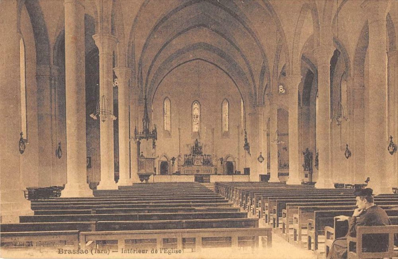 Carte postale ancienne Brassac Interieur De L'Eglise à Brassac
