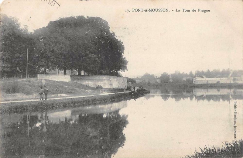Carte postale ancienne Pont A Mousson La Tour De Prague à Mousson