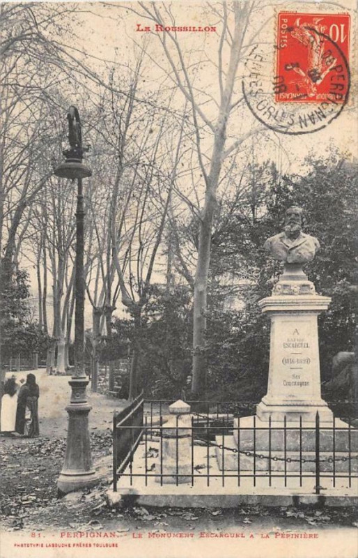 Carte postale ancienne Perpignan Le Monument Escarguel A La Pepiniere à Perpignan