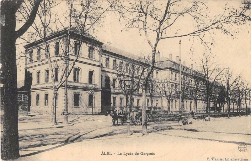 Carte postale ancienne Albi Le Lycee De Garcons à Albi