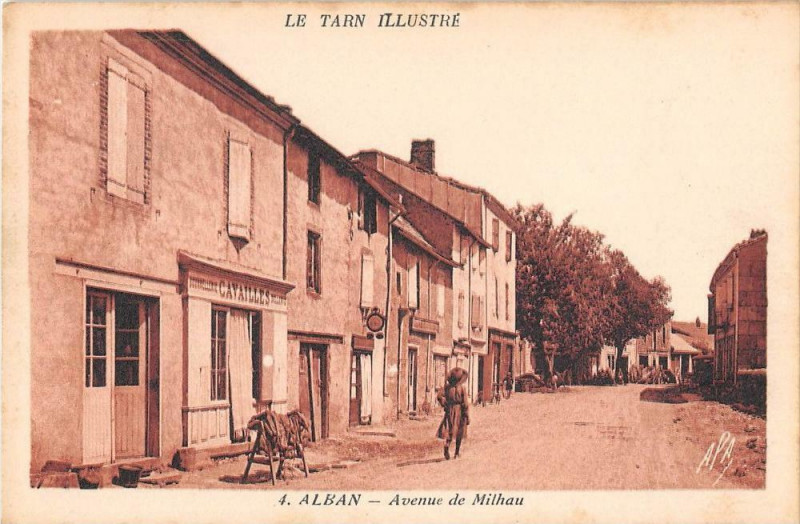 Carte postale ancienne Alban Avenue De Milhau à Alban