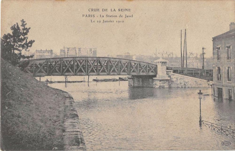 Carte postale ancienne Paris Inondations La Station De Javel à Paris