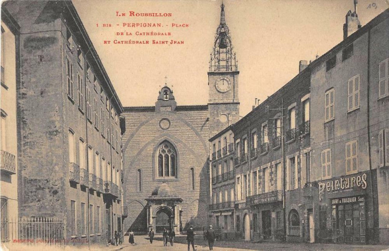 Carte postale ancienne Perpignan Place De La Cathedrale à Perpignan