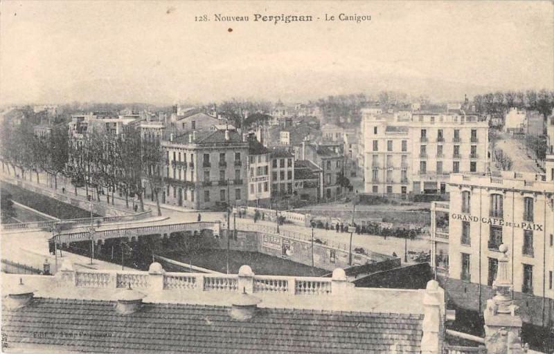 Carte postale ancienne Nouveau Perpignan Et Le Canigou à Perpignan