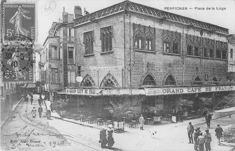 Carte postale ancienne Perpignan Place De La Loge à Perpignan