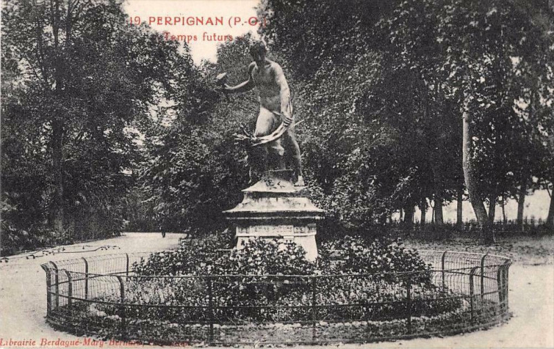 Carte postale ancienne Perpignan Les Temps Futurs à Perpignan