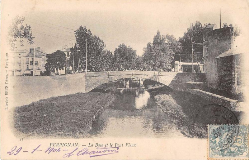 Carte postale ancienne Perpignan La Base Et Pont Vieux  (dos non divisé) à Perpignan