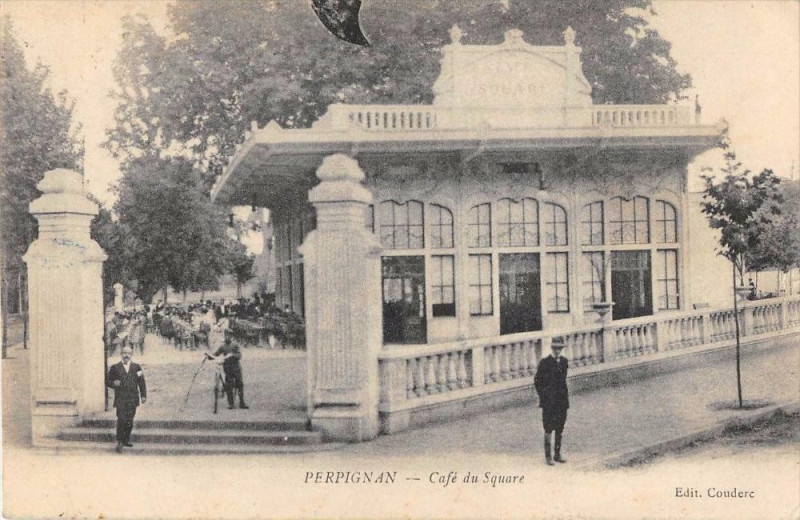 Carte postale ancienne Perpignan Cafe Du Square à Perpignan