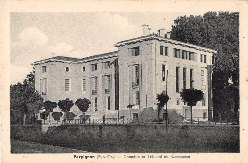 Carte postale ancienne Perpignan Chambre Et Tribunal De Commerce à Perpignan