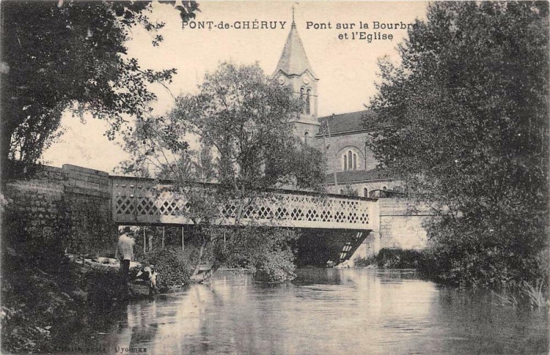 Carte postale ancienne Pont De Cheruy Pont Sur La Bourbre Eglise