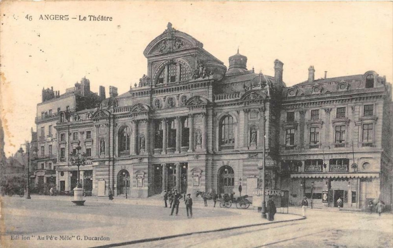 Carte postale ancienne Angers Le Theatre à Angers