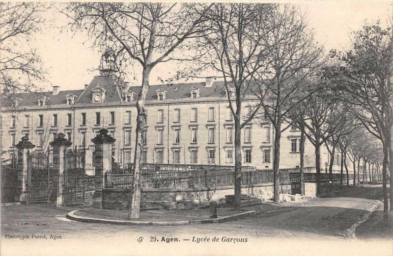 Carte postale ancienne Agen Le Lycee De Garcons à Agen