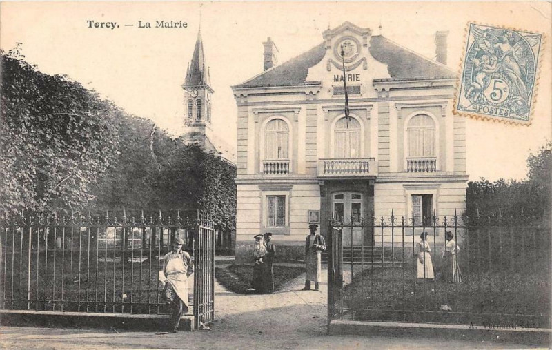 Carte postale ancienne La Mairie à Torcy