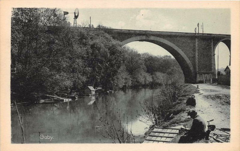 Carte postale ancienne Le Tremblay Le Viaduc De Nogent