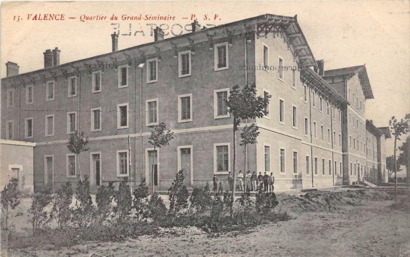 Carte postale ancienne Valence Quartier Du Grand Seminaire à Valence