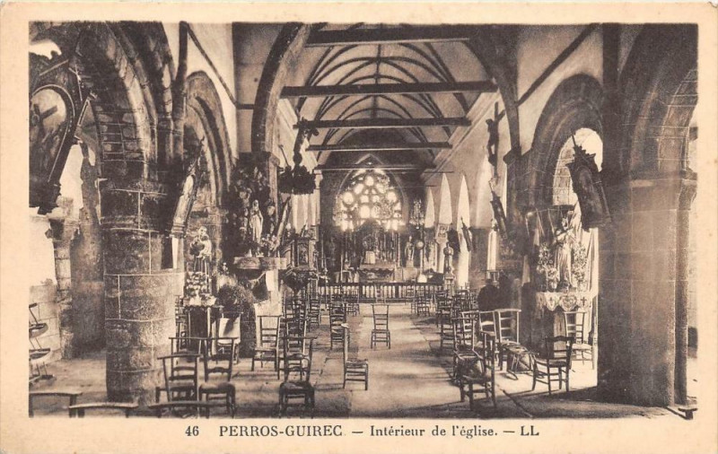 Carte postale ancienne Perros Guirec Interieur De L'Eglise à Perros-Guirec