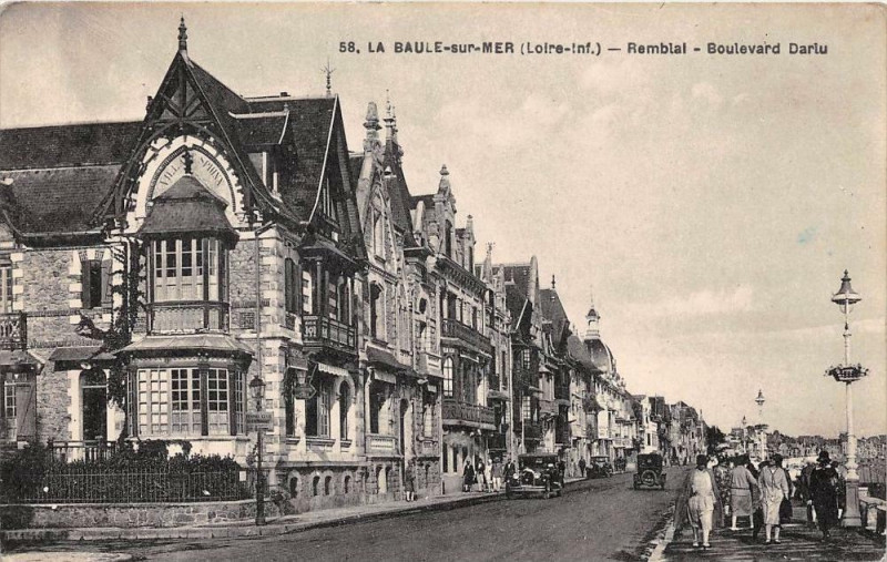Carte postale ancienne La Baule Sur Mer Le Remblai Boulevard Darlu