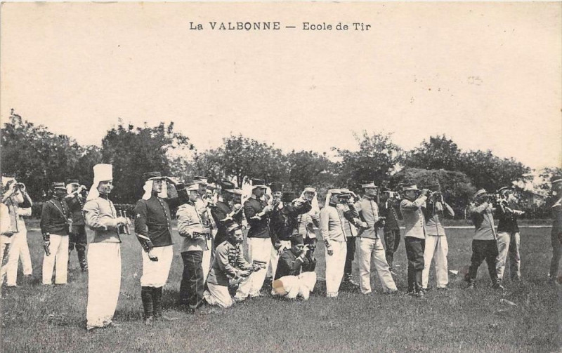 Carte postale ancienne La Valbonne Ecole De Tir