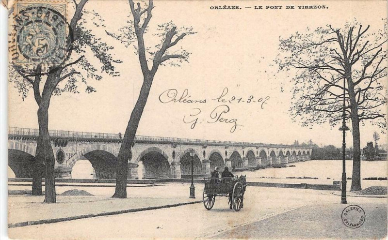 Carte postale ancienne Orleans Le Pont De Vierzon à Orléans
