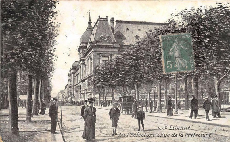 Carte postale ancienne Saint Etienne La Prefecture Rue De La Prefecture