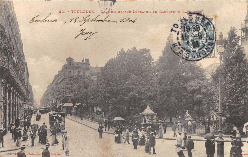 Carte postale ancienne Toulouse La Rue Alsace Lorraine Carrefour Lafayette à Toulouse